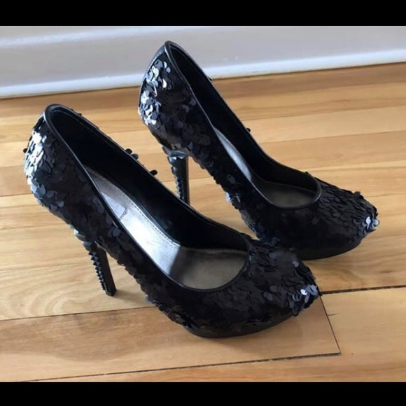 Rachel Roy platform heels
Size 7 1/2 - Picture 3 of 4